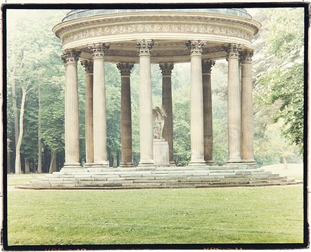 Luigi Ghirri (1943 - 1992)Versailles 1985Stampa fotografica a colori...