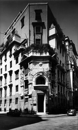 Gabriele Basilico (1944 - 2013)Edificio per abitazioni in via Serbelloni...