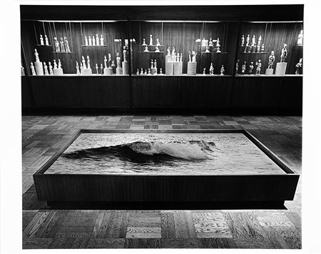 Jerry Norman Uelsmann (1934)Wave box with Oriental figures 1978Stampa...