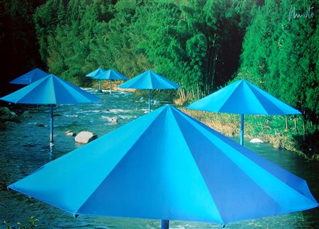 Christo 1935, Gabrovo (Bulgaria) - [USA] The Umbrellas, Japan - USA offset...