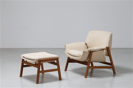 FRATTINI GIANFRANCO (1926 - 2004) Poltrona con pouf in legno e tessuto...