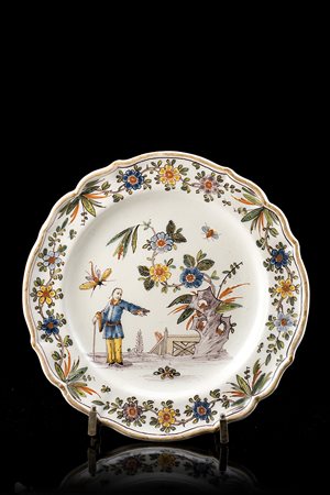 Manifattura di Felice Clerici, Milano 1745/80. Piatto tondo in maiolica con...