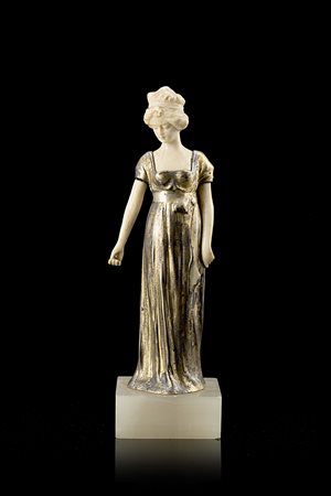 Ferdinand Lugerth (Austria 1885 - 1915)Damigella' figura in avorio con...