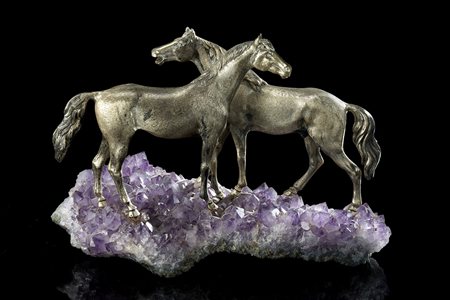 Scultura in argento raffigurante coppia di cavalli a tutto tondo su parte di...