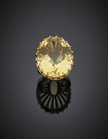 Anello in oro giallo con quarzo citrino ovale taglio composito di ct. 41...