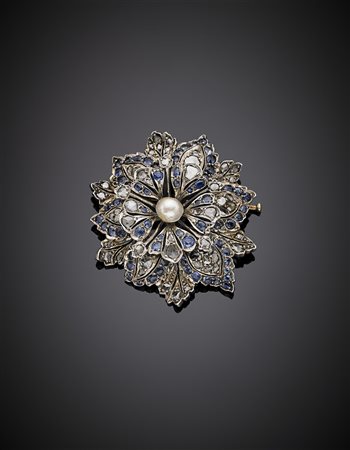 Broche a fiore in oro giallo e argento con diamanti a mezza rosetta, flat e...