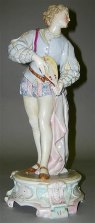 Scultura in porcellana dipinta raff. ''SUONATORE DI MANDOLINO. Marcata PF...