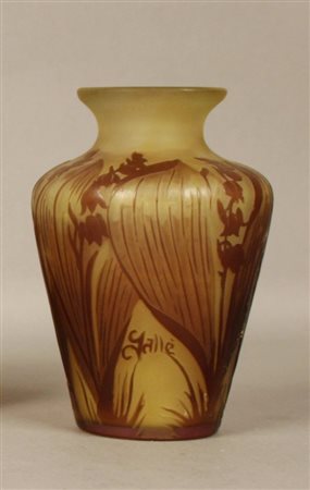 Firmato, datato. GALLE' EMILE - Nancy (Francia), 1846-1904. Vasetto in vetro...