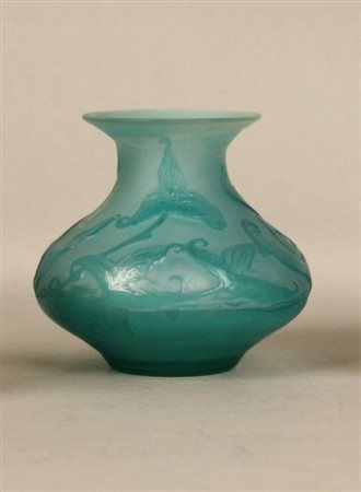 GALLE' EMILE - Nancy (Francia), 1846-1904. Vasetto in vetro azzuro lavorato...