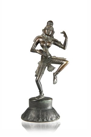 Scultura in bronzo raffigurante divinità danzanteAsia sud orientale, secolo...