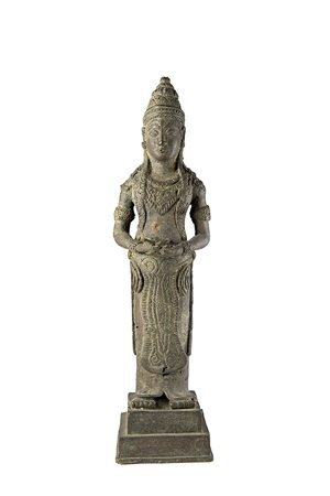 Scultura raffigurante divinità in bronzo (difetti)Cambogia, secolo XIX(h. 32...