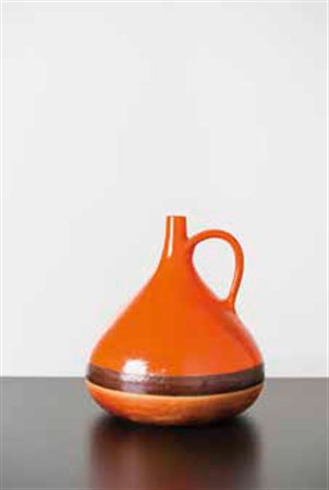 BRUNO GAMBONE (1936) Vaso in ceramica nei toni dell’arancio con fascia...