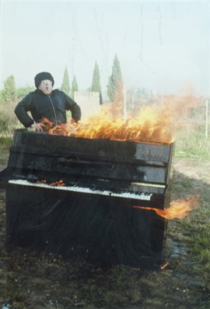 Bernard Aubertin Fotenay aux Roses 1934 Piano bruciato, 1987/2007 Fotografia,...