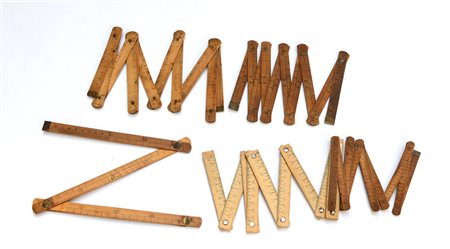 Lotto composto da cinque misure pieghevoli in legno-ENFive wooden folding rulers