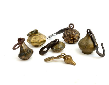 Lotto composto da sei pesi in ottone-ENSix brass weights