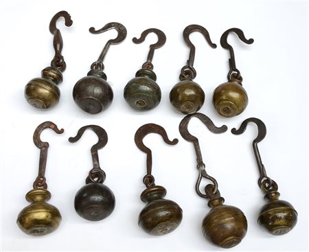 Lotto composto da pesi vari in metallo-ENA lot of various metal weights