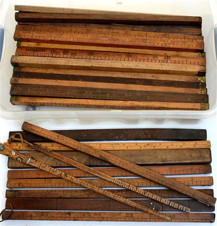 Lotto composto da vari mezzi metri in legno-ENA lot of various wooden half...