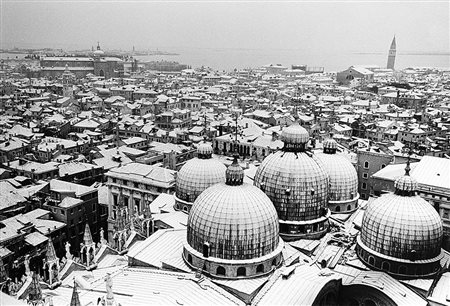 Gianni Berengo Gardin (1930) Venezia sotto la neve, anni 1960 Stampa vintage...