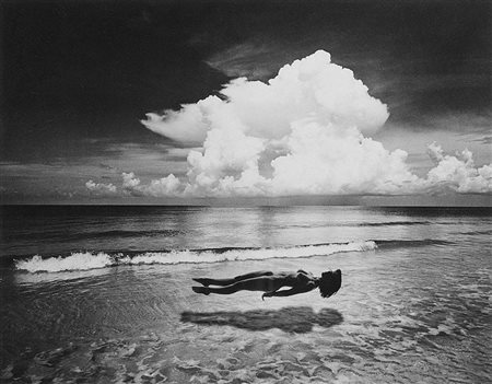 Jerry Norman Uelsmann (1934) Floating nude, dal portfolio "The Year of Tibet...