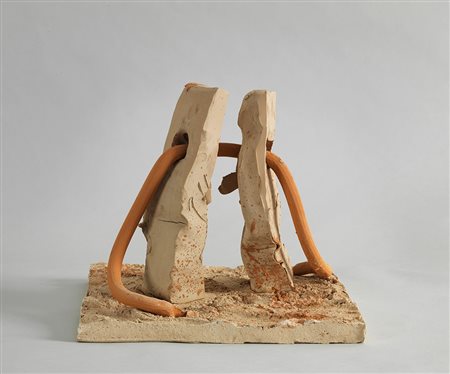 ANTONIO RECALCATI (Bresso 1938) Senza titolo, 1990 terracotta, cm 38x38x40...