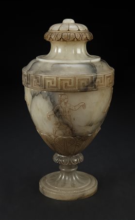 FRANCIA, XIX SECOLO Vaso in alabastro a forma di urna scolpito con figure di...