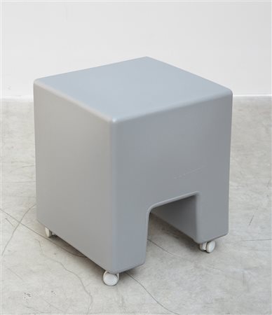 Bruno Rainaldi (Milano 1952 - 2011)Pouf con ruote modello "Puffotto"....