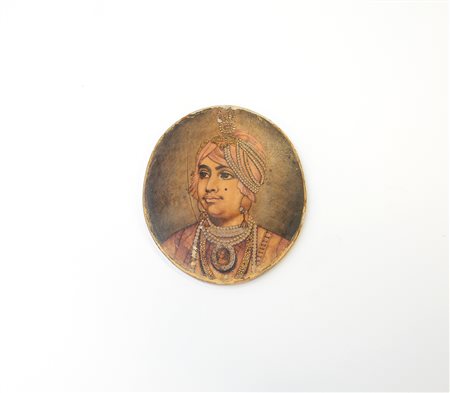 Miniatura dipinta su avorio raffigurante maharaja (difetti) Manifattura...