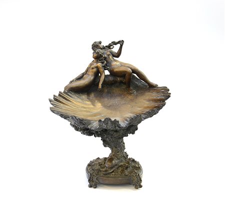 Ignoto "Ninfe" scultura in bronzo (h cm 45) (difetti)