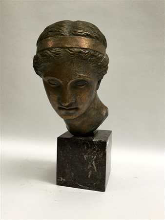 Scultura in bronzo dall'antico raffigurante una testa femminile, basamento in...