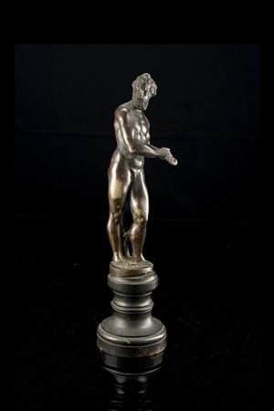 Artista toscano, secolo XVI "Ercole" scultura in bronzo (h. cm 26) Poggiante...