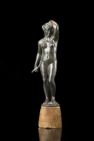 Antica scultura in bronzo raffigurante Venere (h. cm 18) Poggiante su base in...