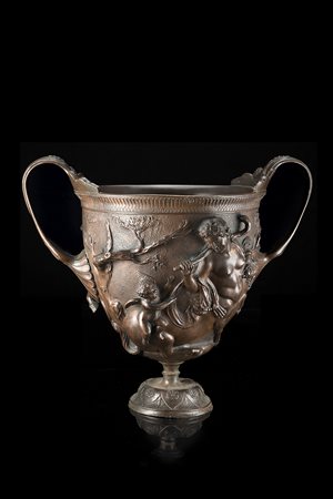 Vaso biansato (cantharus) in bronzo brunito, ispirato agli antichi modelli...