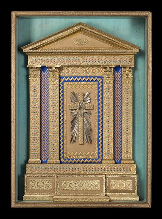 Arte del secolo XIX. Reliquiario in forma di tempio in carta dorata, decorata...