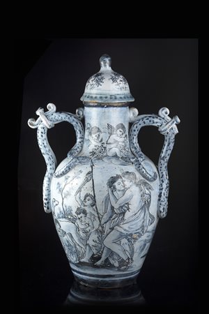 Manifattura ligure, secolo XVIII. Vaso biansato in maiolica decorato in...