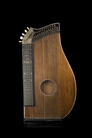 Zither probabilmente di costruzione austriaca, prima metà secolo XX.Costruito...