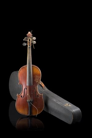 Violino della scuola di Mirecourt, 1890-1900 ca.Fondo in due pezzi con...