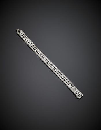 Bracciale modulare in oro bianco e diamanti per complessivi ct. 11 circa, g...