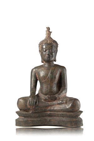 Buddha in bronzo con tracce di lacca (lievi difetti)Cina, dinastia Ming...