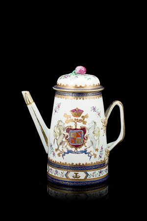 Caffettiera in porcellana da esportazione (restauri)Cina, secolo XVIII(h. 26...