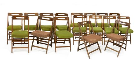 Lio Caminati Gruppo di diciassette sedie pieghevoli, struttura in legno...