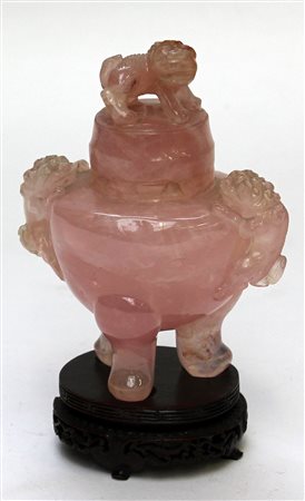 Incensiere tripode con coperchio in quarzo rosa, base in legno (h. max cm 16)...