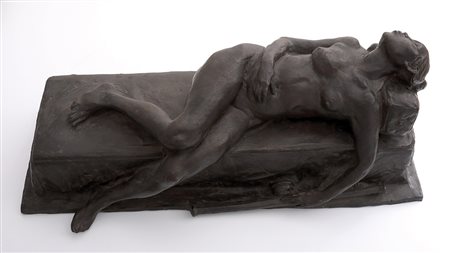 ANGIOLO VANNETTI Fumatrice d’oppio Scultura in bronzo, 28 x 71 x 25 cm Firma...