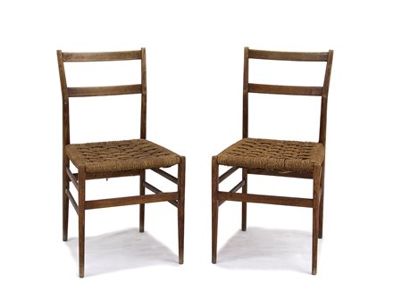 GIÒ PONTI Due sedie, serie “Leggerissime” Legno e paglia, 83 x 40 x 40 cm