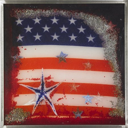 RONDA OMAR (n. 1947) Frozen Flag. 2003. Plastic. Cm 70,00 x 70,00. Al retro...