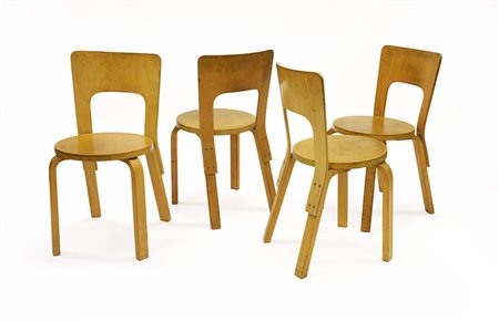 Alvar Aalto (Kuortane 1898 - Helsinki 1976)Gruppo di quattro sedie modello...