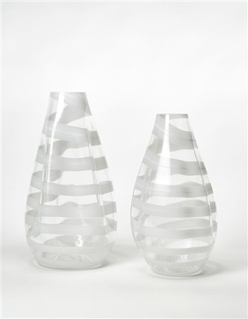Manifattura di Murano Lotto di due vasi a fasce ritorte in vetro soffiato...