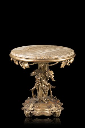 Tavolo da centro in legno intagliato e dorato con gamba centrale scolpita a...