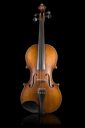 Violino di Enrico Politi, Roma 1929Fondo in due pezzi con marezzatura stretta...