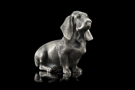 Accendino in argento in forma di Bassethound. Secolo XX (g 450 ca.)-ENA...