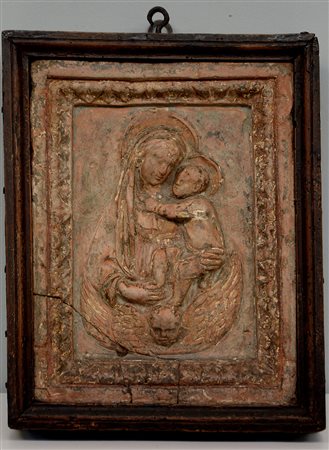 Antica formella in terracotta raffigurante la "Madonna con bambino"...